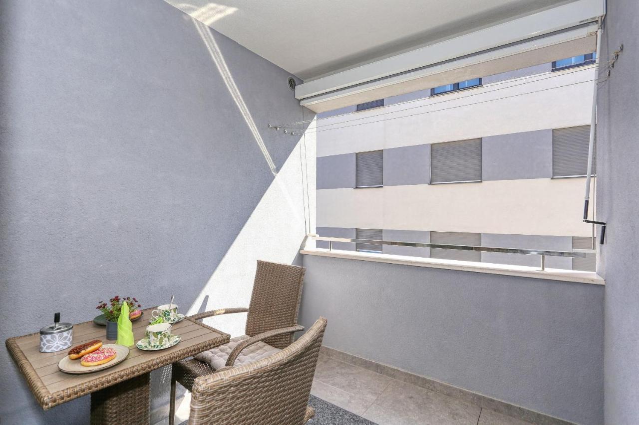 Apartments Luna With Free Parking Zadar Extérieur photo