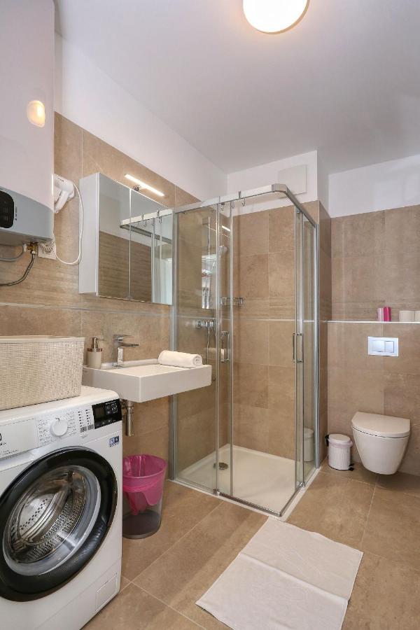 Apartments Luna With Free Parking Zadar Extérieur photo